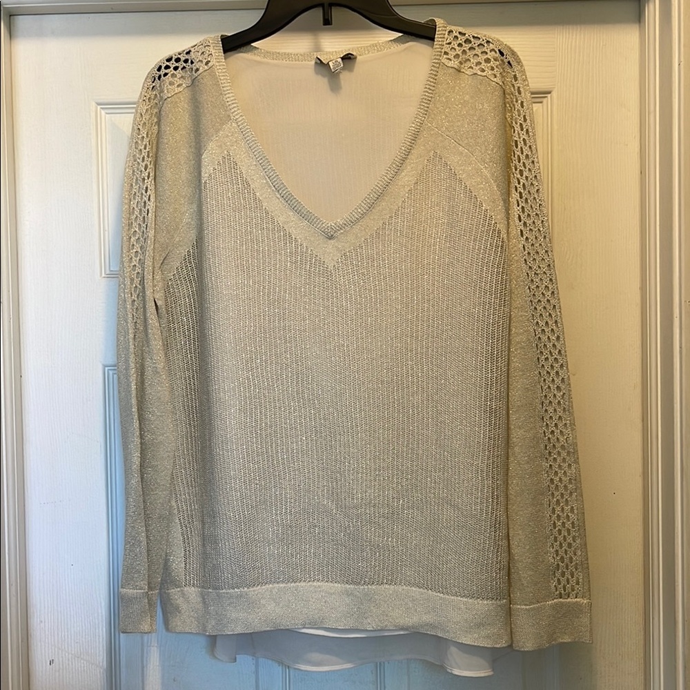 Chic Cream V-Neck Sweater with Lace Accents